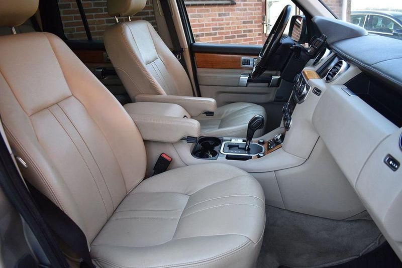 Gebraucht Land Rover Discovery 4 SE 245 PS (180 kW) 2011 Grau SUV