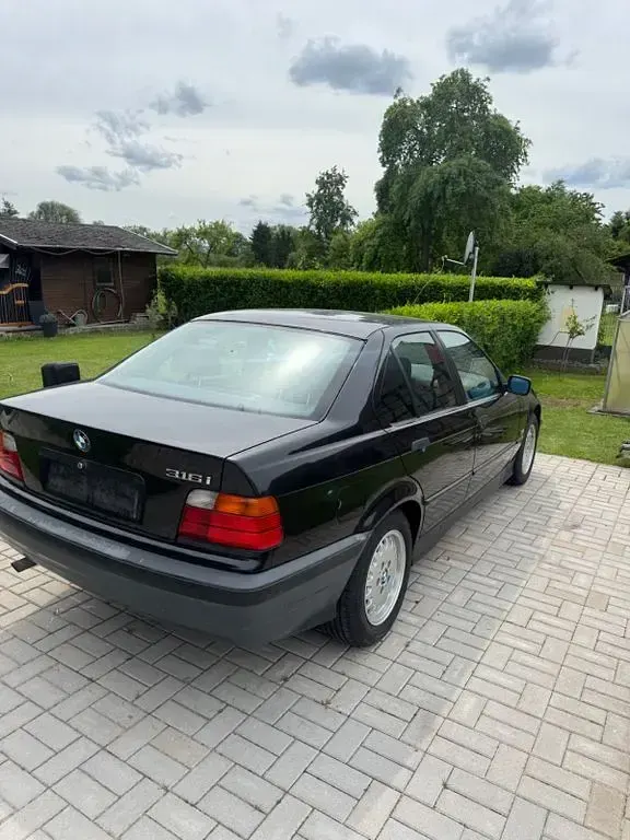 Gebraucht BMW 316 102 PS (75 kW) 1997 Schwarz Limousine