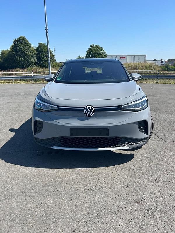 Grau Gebraucht 2022 VW ID.4 Pure SUV | 30.000 € - Bild 1/4