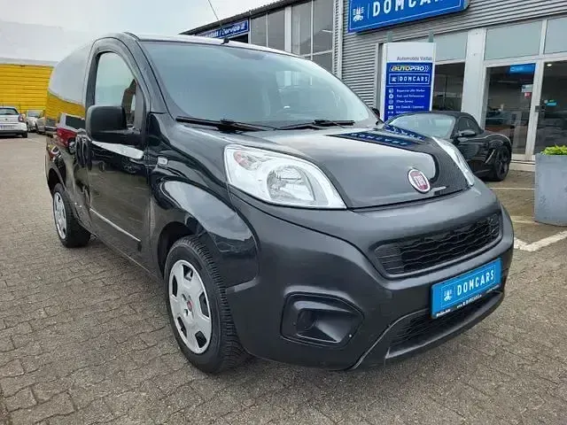 Gebraucht Fiat Fiorino Basis 78 PS (57 kW) 2016 Schwarz Van / Kleinbus