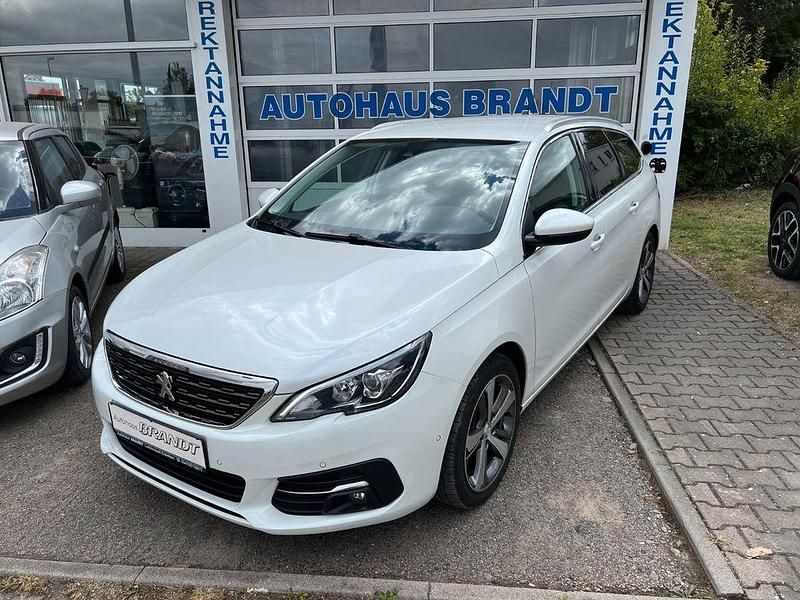 Weiß Gebraucht 2017 Peugeot 308 Allure Kombi | 12.590 € (Teuer) - Bild 1/4