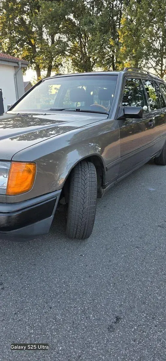 Gebraucht Mercedes 230 132 PS (97 kW) 1989 Grau Kombi
