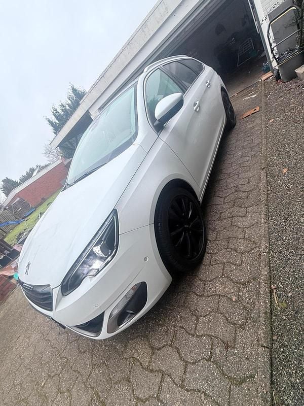 Gebraucht Peugeot 308 150 PS (110 kW) 2017 Weiß Kombi