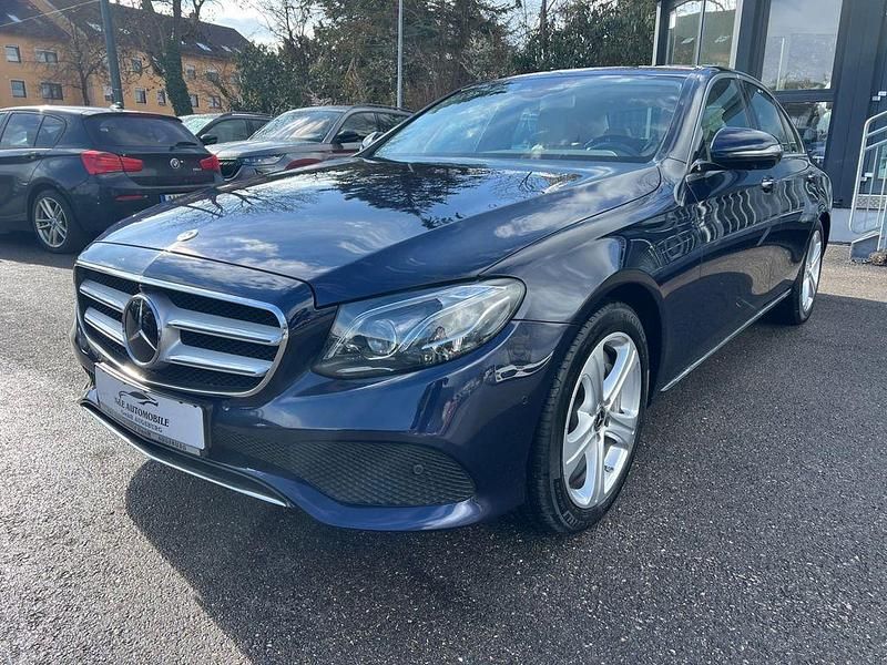 Gebraucht Mercedes E400 Avantgarde 333 PS (244 kW) 2017 Blau Limousine