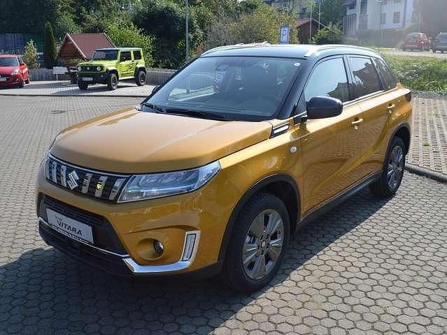 Gebraucht Suzuki Vitara Comfort 129 PS (94 kW) 2022 Solar yellow / black SUV