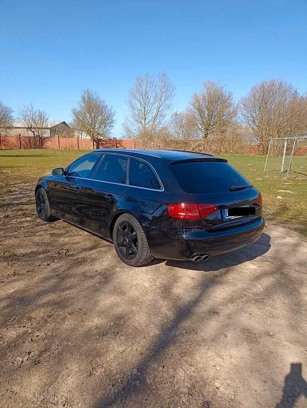 Gebraucht Audi A4 120 PS (88 kW) 2011 Schwarz Kombi