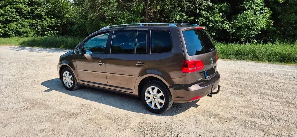 Gebraucht VW Touran Match 140 PS (102 kW) 2012 Braun Van / Kleinbus
