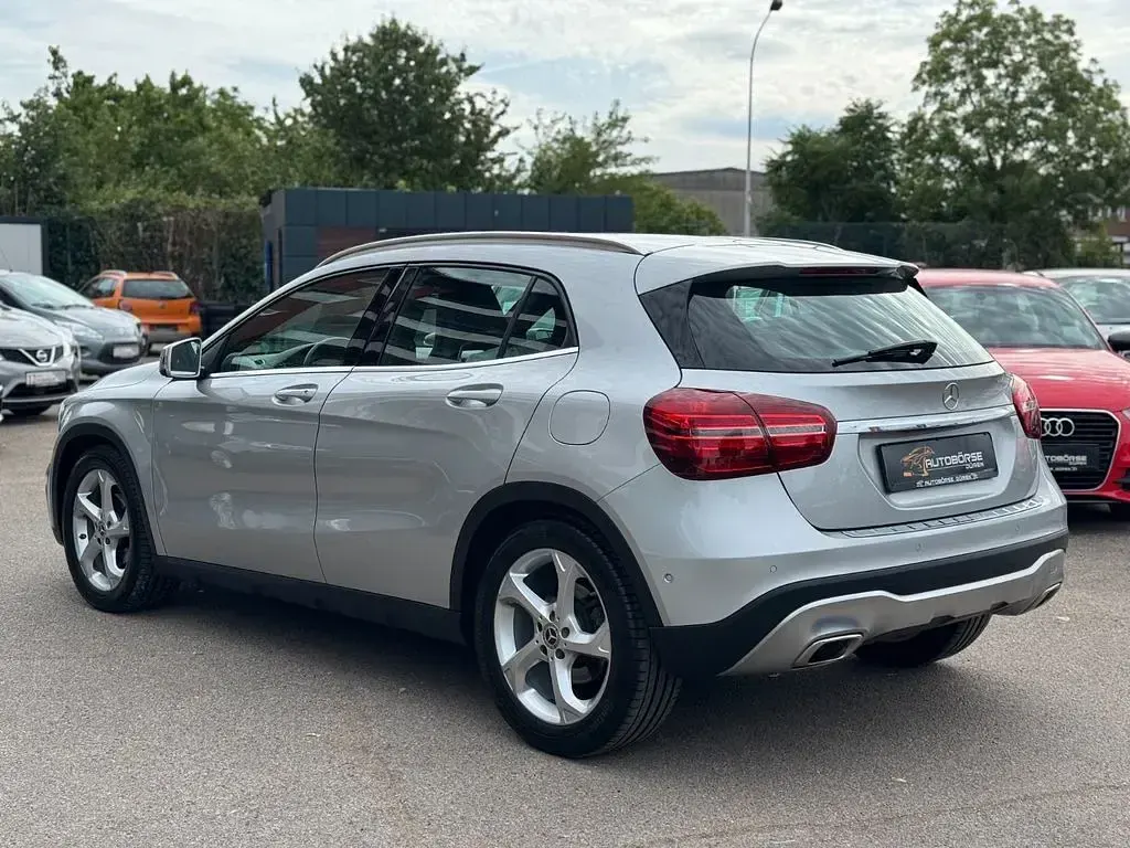 Gebraucht Mercedes GLA200 136 PS (100 kW) 2018 Silber SUV