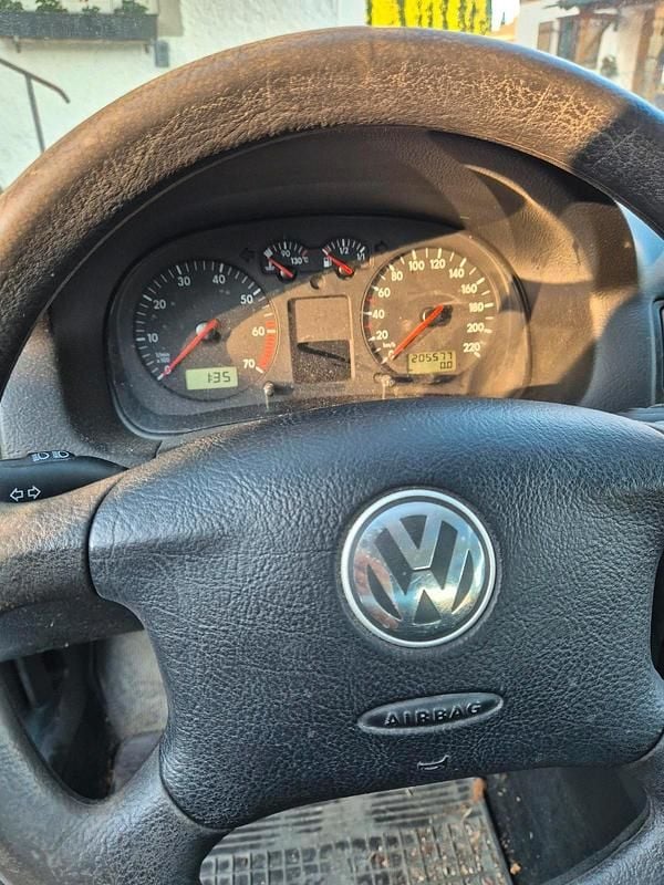 Usado VW Golf 75 HP (55 kW) 2003 Cinzento Coupé