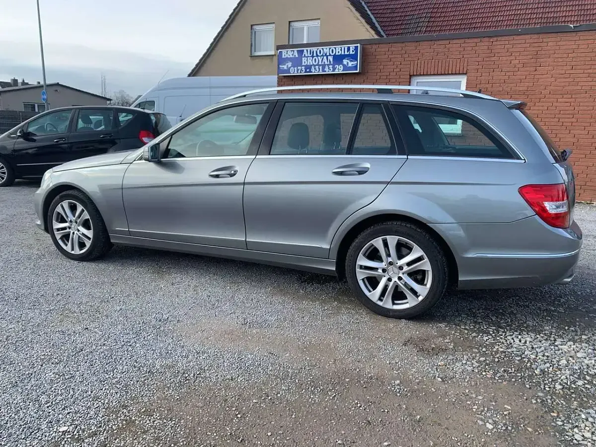 Gebraucht Mercedes C200 184 PS (135 kW) 2012 Palladiumsilber  metalliclack Kombi
