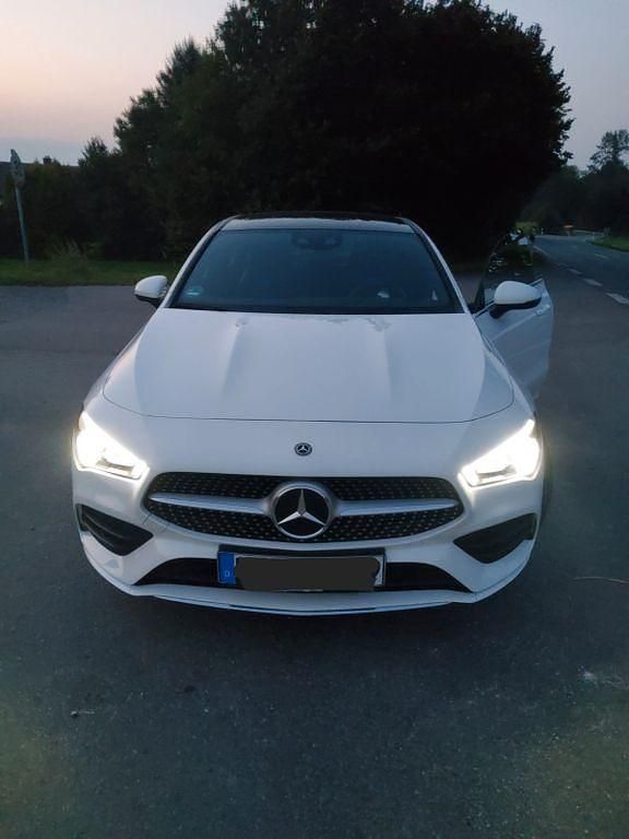 Weiß Gebraucht 2019 Mercedes CLA220 AMG Limousine | 29.500 € (Fairer Preis) - Bild 1/4