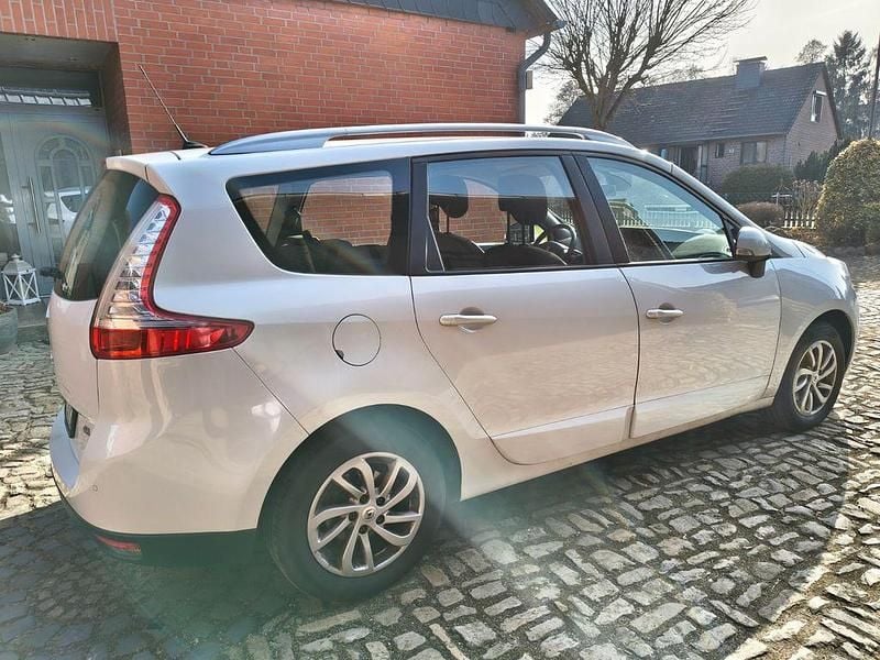 Gebraucht Renault Grand Scénic III Expression 110 PS (80 kW) 2013 Weiß Van / Kleinbus