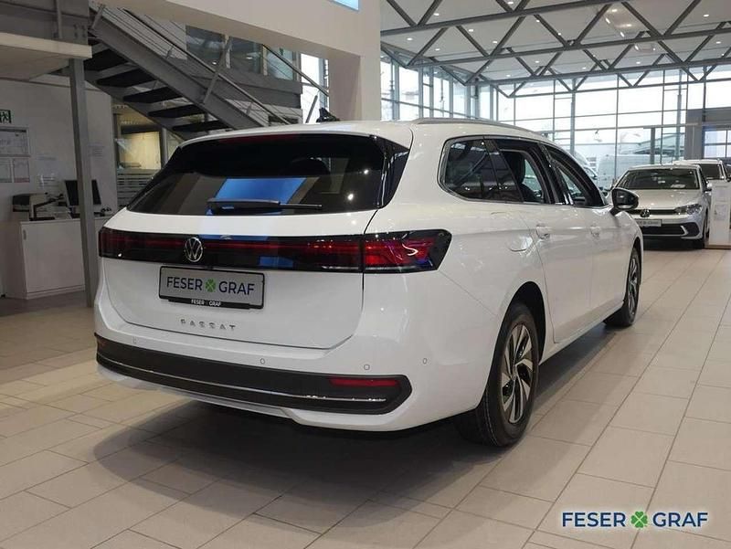 Neu VW Passat Business 150 PS (110 kW) 2026 Pure white uni Kombi