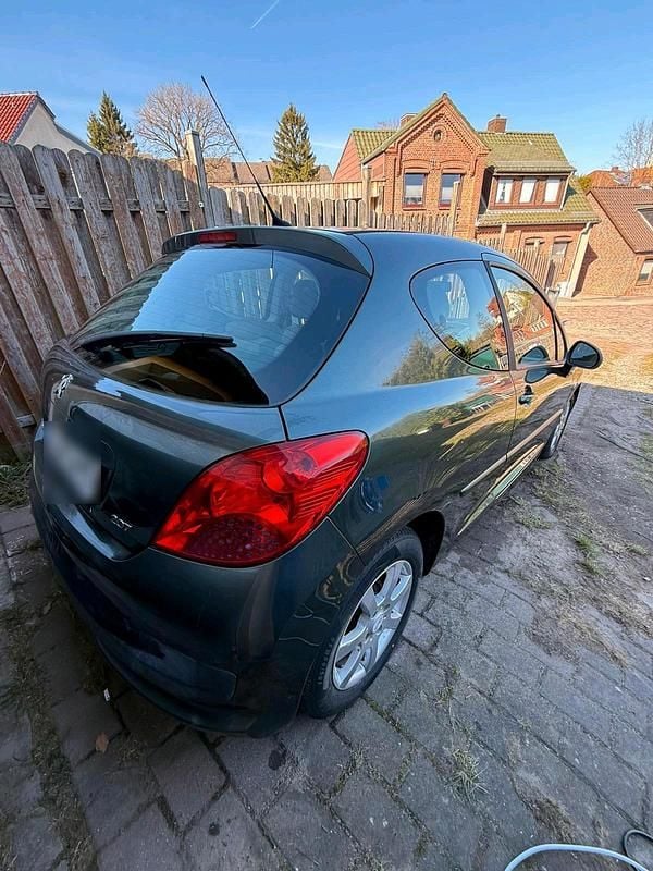 Gebraucht Peugeot 207 75 PS (55 kW) 2008 Grau Kleinwagen