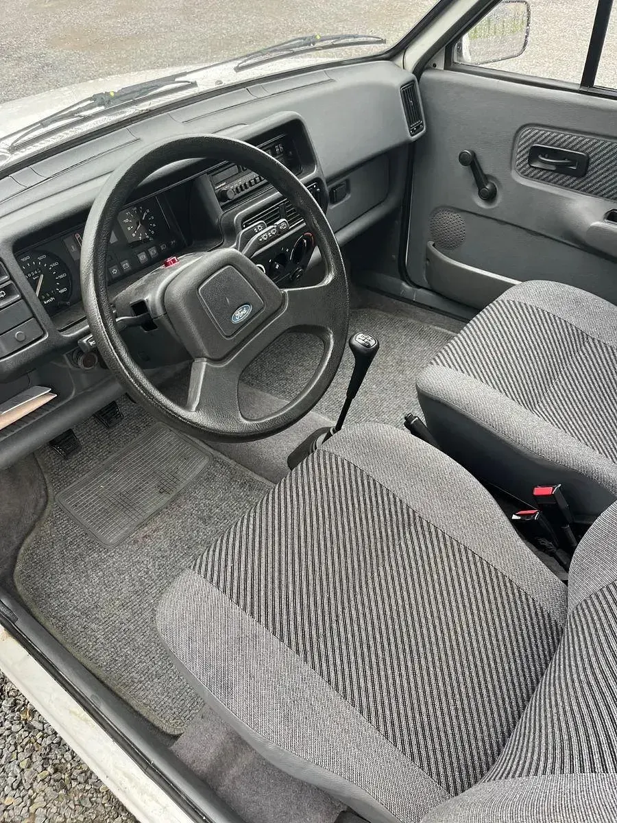 Gebraucht Ford Fiesta 39 PS (28 kW) 1987 Weiß Kleinwagen