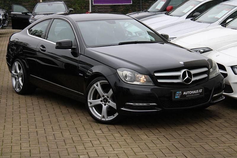 Schwarz Gebraucht 2012 Mercedes C220 Coupé | 7.999 € (Guter Preis) - Bild 1/4