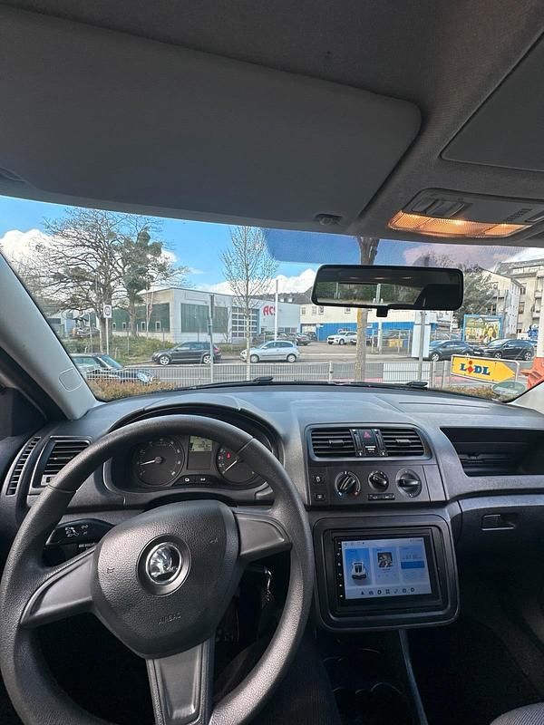 Gebraucht Skoda Fabia 60 PS (44 kW) 2014 Weiß Limousine