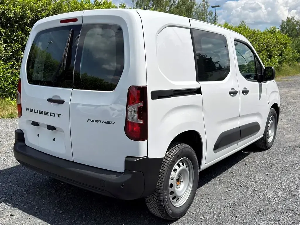 Neu Peugeot Partner 110 PS (80 kW) 2026 Weiss Van / Kleinbus