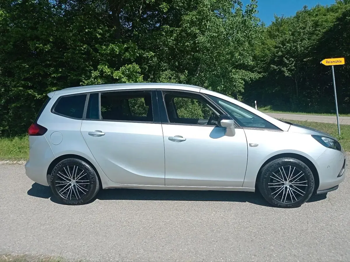 Gebraucht Opel Zafira 136 PS (100 kW) 2015 Silber Van / Kleinbus