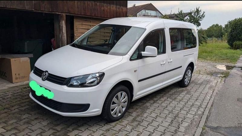 Weiß Gebraucht 2015 VW Caddy Maxi Van / Kleinbus | 17.300 € (Teuer) - Bild 1/4