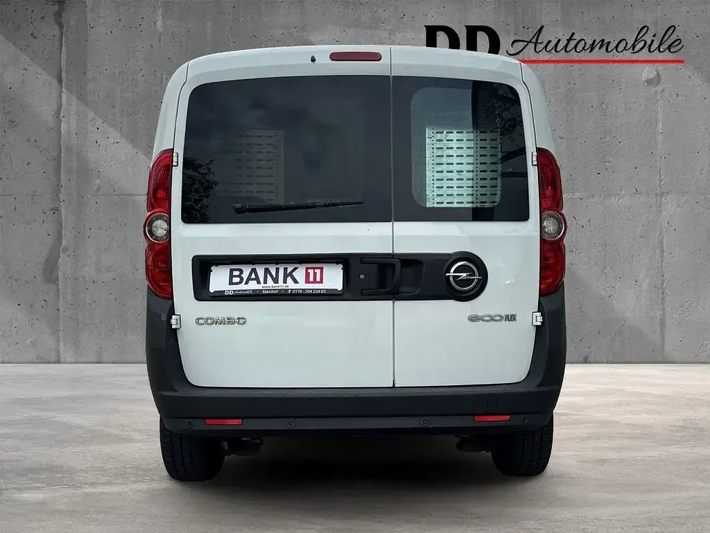 Gebraucht Opel Combo 105 PS (77 kW) 2016 Weiß Van / Kleinbus