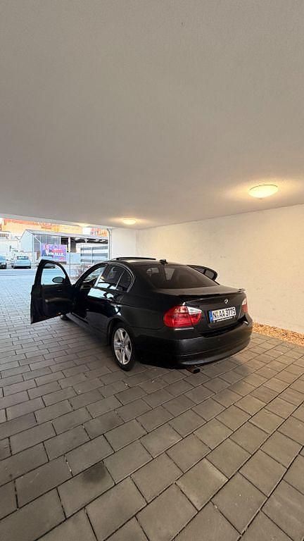 Gebraucht BMW 320 150 PS (110 kW) 2006 Schwarz Limousine