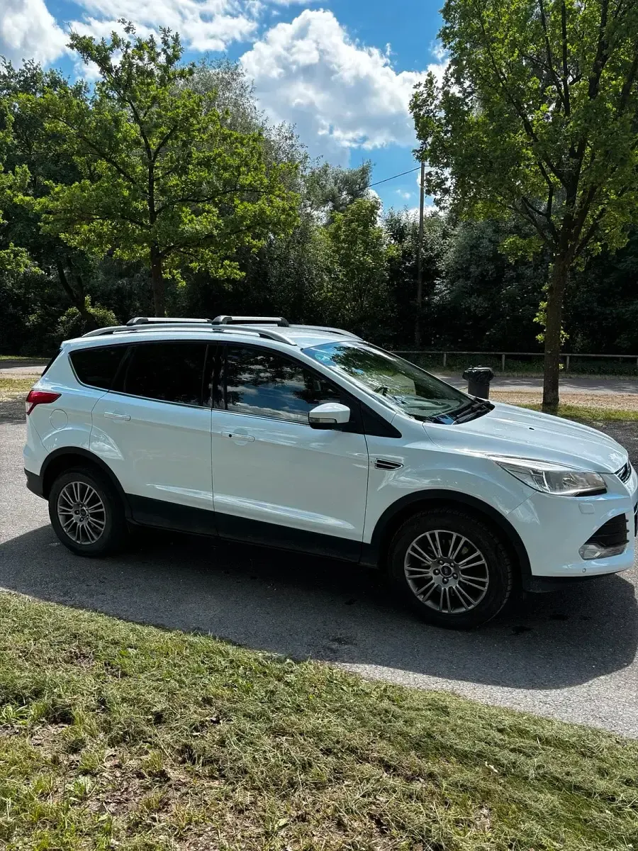 Gebraucht Ford Kuga 182 PS (133 kW) 2013 Weiß SUV