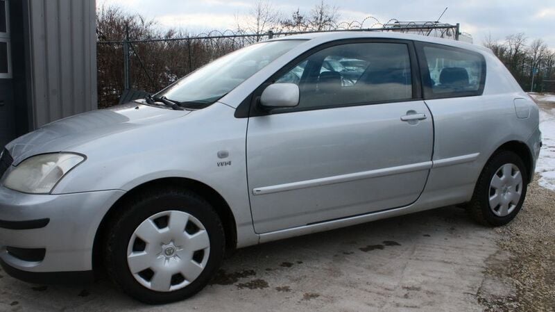 Gebraucht Toyota Corolla 97 PS (71 kW) 2002 Silber Limousine