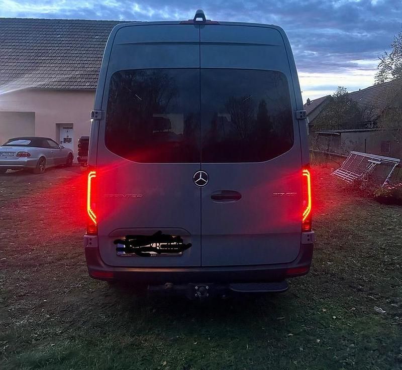 Gebraucht Mercedes Sprinter 170 PS (125 kW) 2023 Grau Van