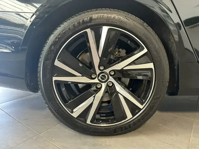 Gebraucht Volvo V90 Plus 398 PS (292 kW) 2023 Black solid Kombi