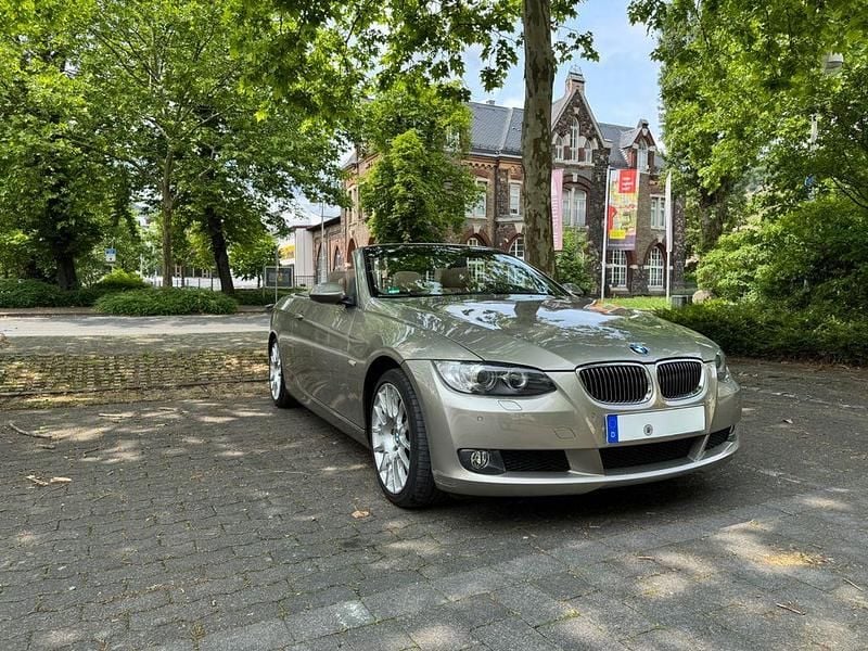 Gebraucht BMW 325 Cabriolet 218 PS (160 kW) 2007 Braun Cabrio