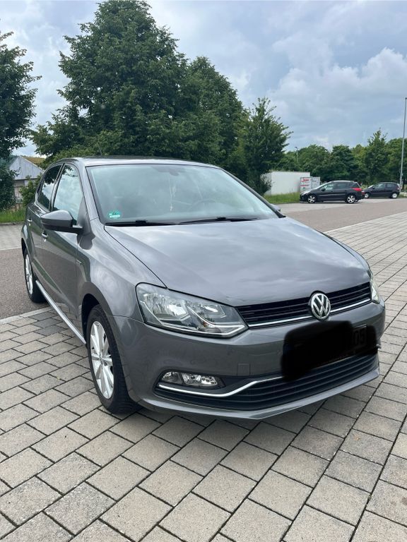 Grau Gebraucht 2015 VW Polo LOUNGE Limousine | 7.399 € (Guter Preis) - Bild 1/4