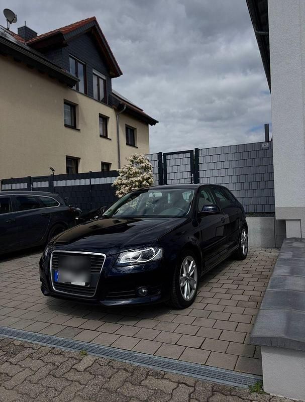 Blau Gebraucht 2009 Audi A3 Ambition Limousine | 7.999 € (Etwas zu teuer) - Bild 1/4