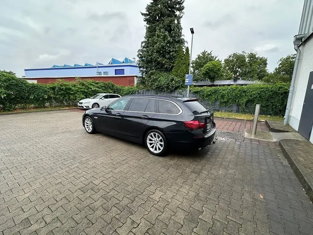 Gebraucht BMW 525 Luxury Line 218 PS (160 kW) 2014 Schwarz Kombi