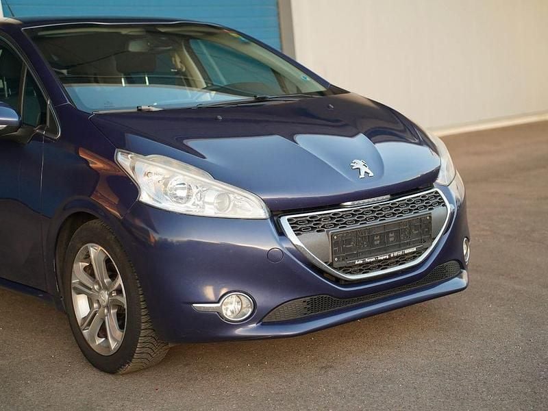 Second-hand Peugeot 208 120 CP (88 kW) 2012 Albastru Hatchback
