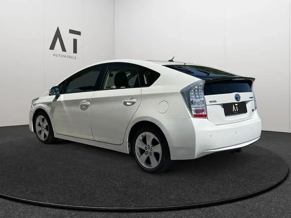 Gebraucht Toyota Prius Executive 99 PS (72 kW) 2010 Weiß Kleinwagen