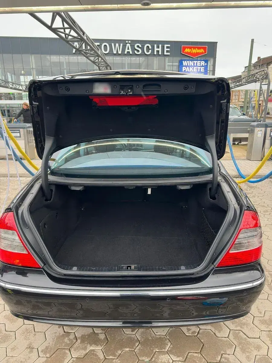 Gebraucht Mercedes E300 Avantgarde 211 PS (155 kW) 2008 Schwarz Limousine
