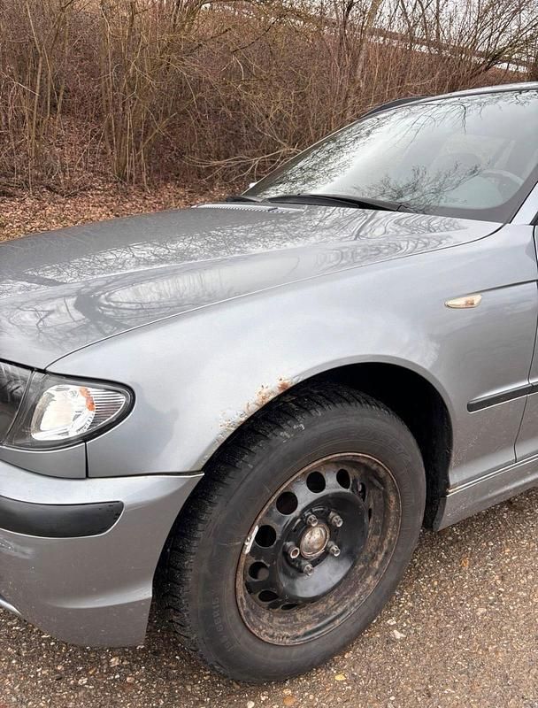 Gebraucht BMW 318 143 PS (105 kW) 2004 Grau Kombi