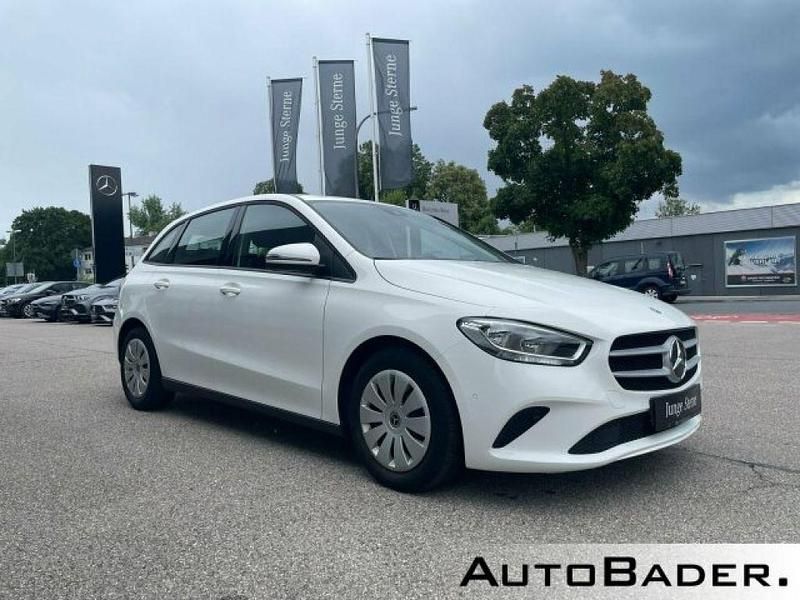Gebraucht Mercedes B180 136 PS (100 kW) 2020 149 polarweiß Van / Kleinbus