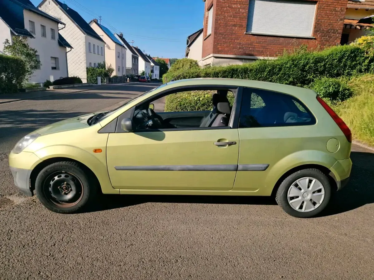 Gebraucht Ford Fiesta 60 PS (44 kW) 2005 Grün Kleinwagen