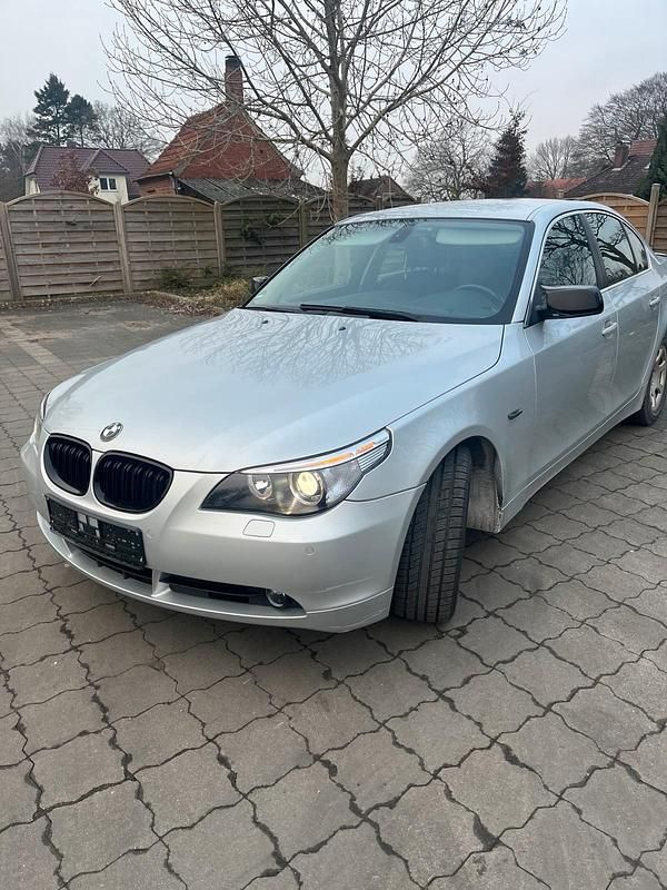 Gebraucht BMW 525 218 PS (160 kW) 2005 Silber Limousine
