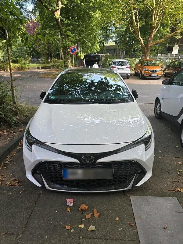 Weiß Gebraucht 2020 Toyota Corolla Sport Kombi | 22.500 € (Fairer Preis) - Bild 1/4