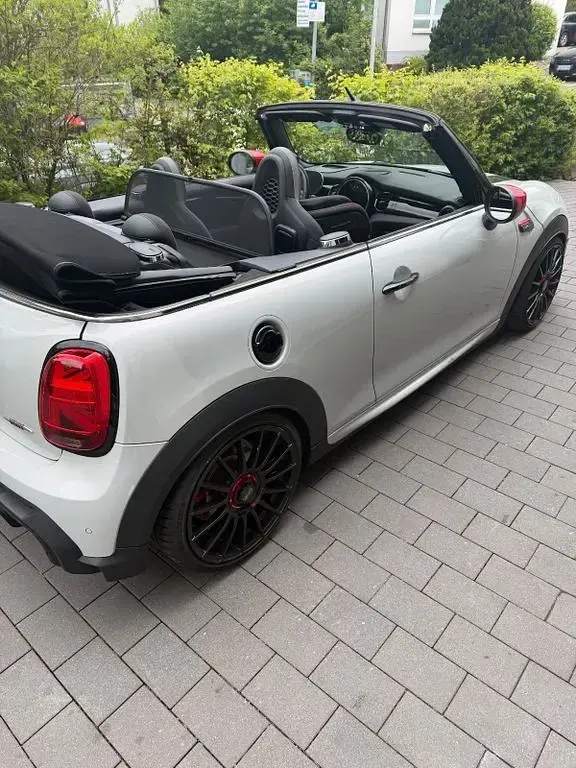 Gebraucht Mini John Cooper Works 231 PS (169 kW) 2022 Silber Kleinwagen