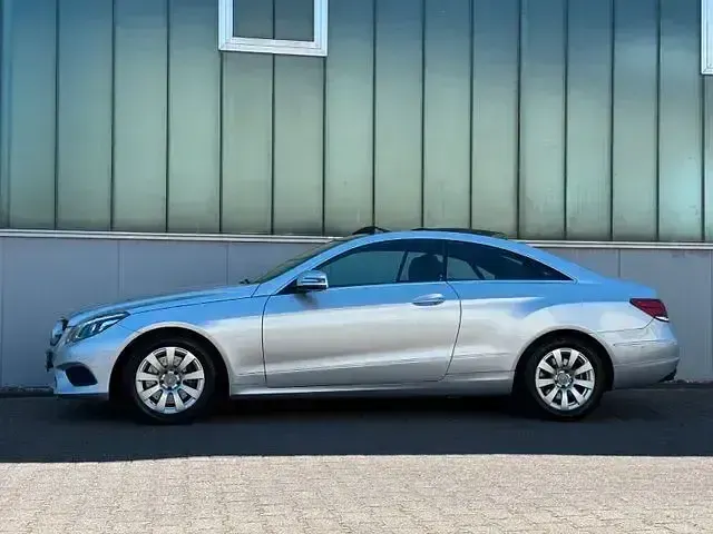 Gebraucht Mercedes E250 211 PS (155 kW) 2014 Silber Coupé