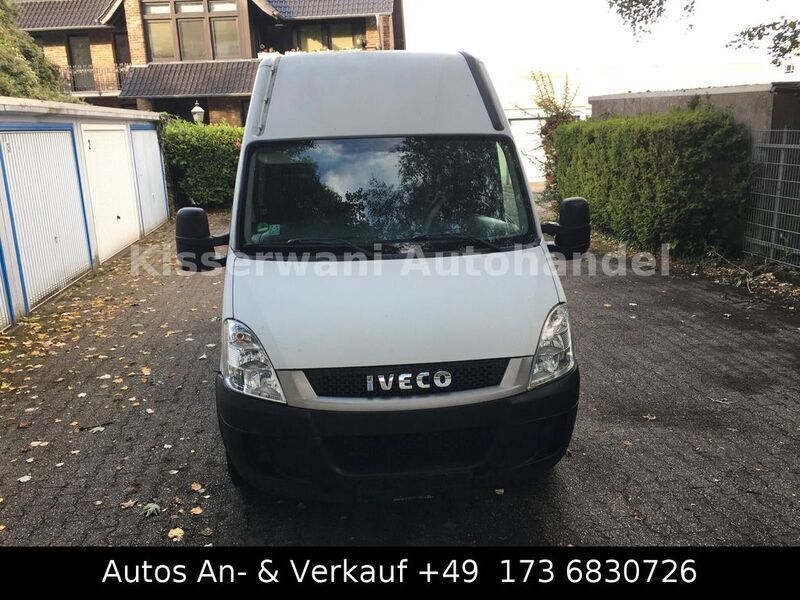 Gebraucht Iveco Daily 126 PS (92 kW) 2011 Weiß Van / Kleinbus