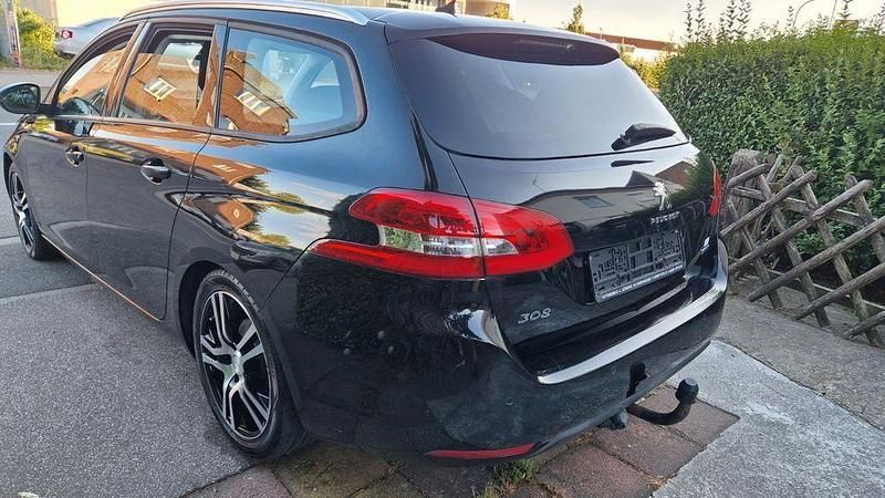 Gebraucht Peugeot 308 Business-Line 120 PS (88 kW) 2015 Schwarz Kombi