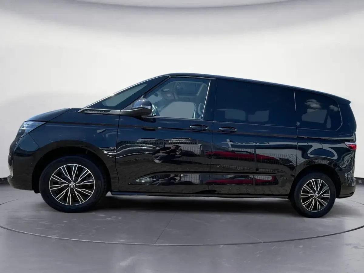 Gebraucht VW Multivan Life 150 PS (110 kW) 2024 Schwarz Van / Kleinbus