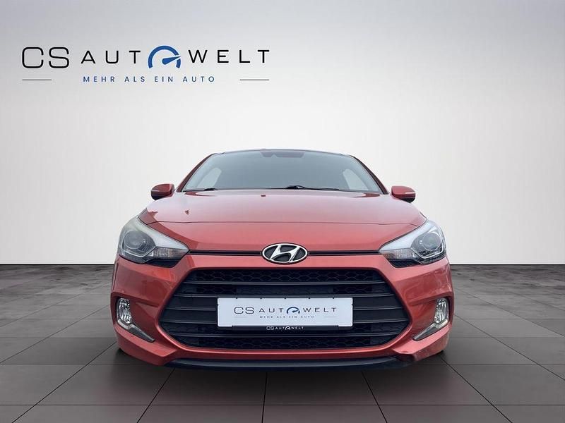 Gebraucht Hyundai i20 Trend 101 PS (74 kW) 2016 Orange Coupé