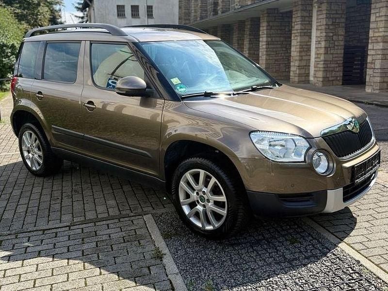 Braun Gebraucht 2013 Skoda Yeti Plus Edition SUV | 12.999 € (Fairer Preis) - Bild 1/4