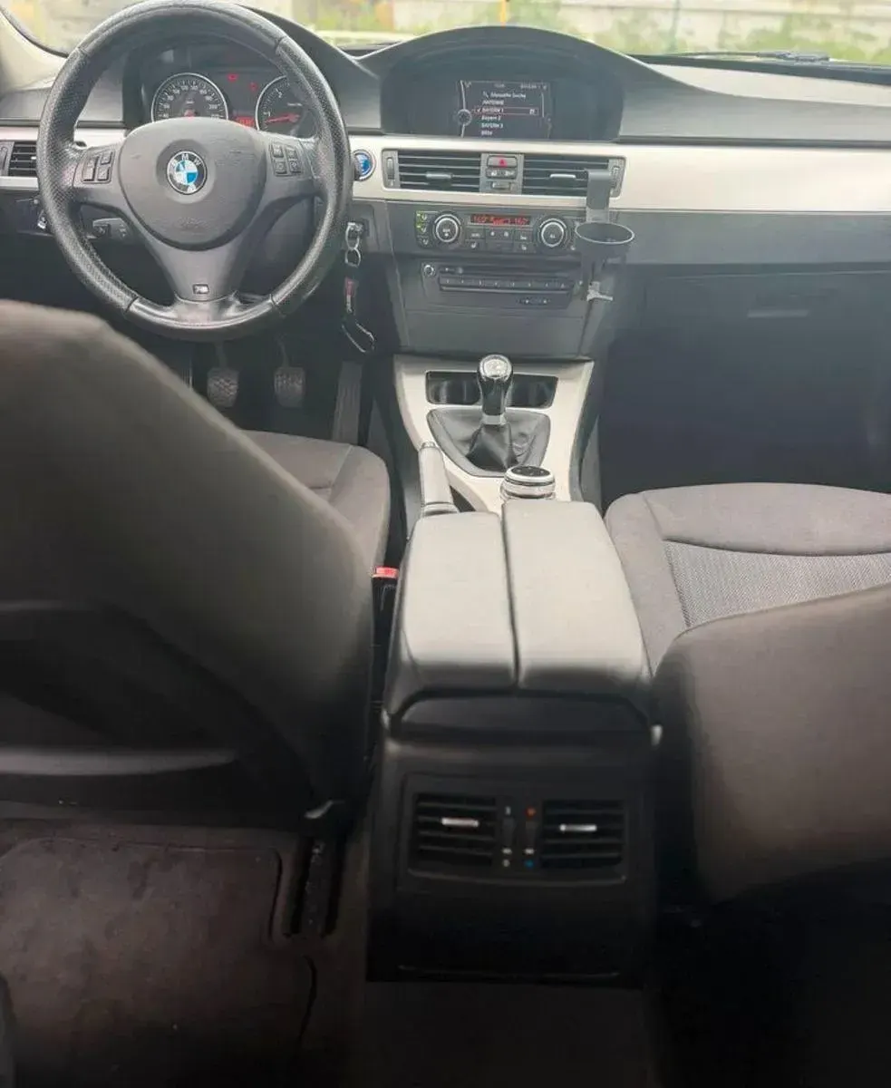 Gebraucht BMW 330 M Sport 245 PS (180 kW) 2012 Schwarz Kombi